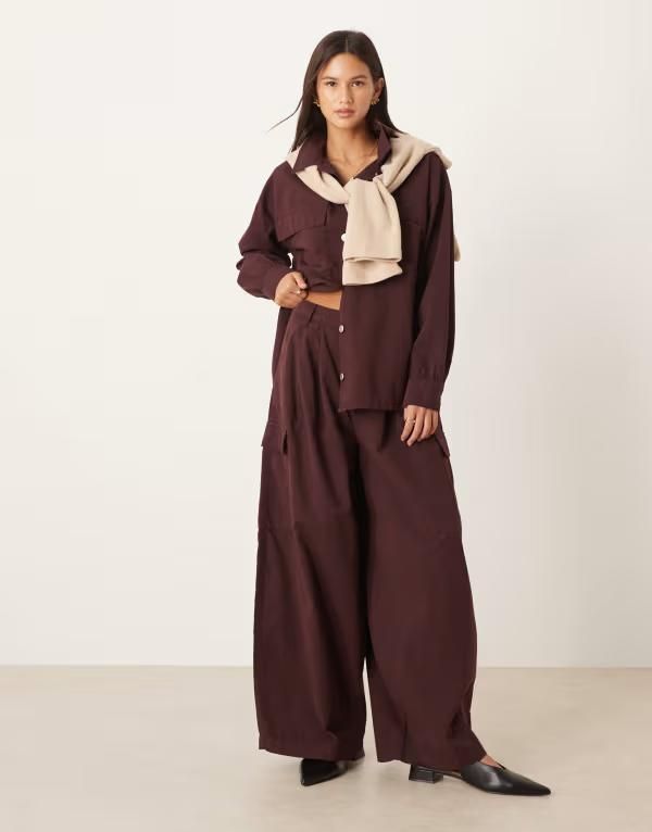エイソス レディース ボトムス カジュアルパンツ カーゴパンツ プリーツ パンツ コットン ASOS DESIGN oversized pleated cotton cargo pants in plum plum プラム