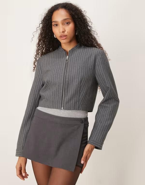 エイソス レディース アウター ジャケット・ブルゾン クロップド ブレザー ASOS DESIGN tailored cropped zip front blazer pinstripes Gray pinstripe グレー