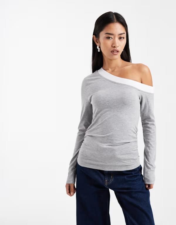 エイソス レディース トップス Tシャツ オフショルダー ASOS DESIGN offshoulder double layer long sleeve top and Gray white ホワイト