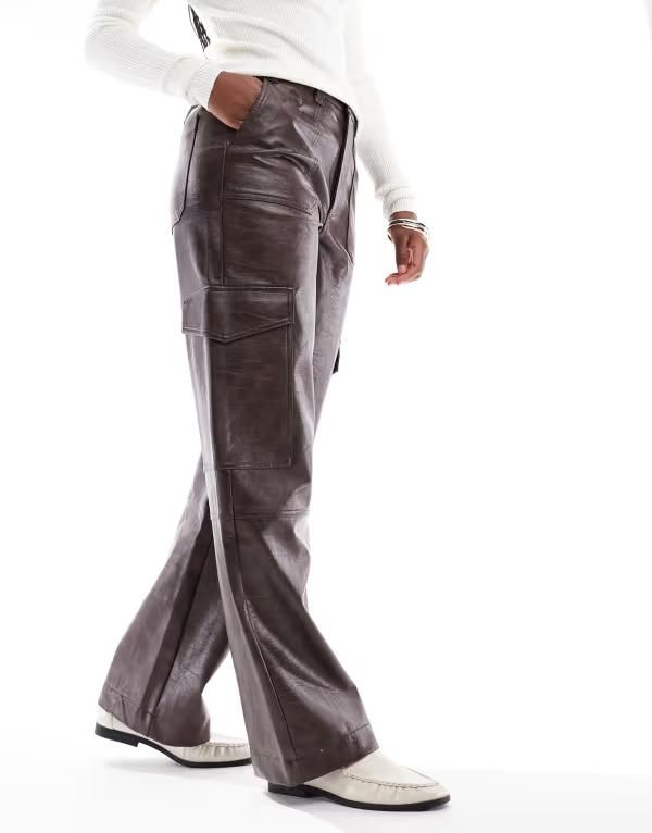 エイソス レディース ボトムス カジュアルパンツ パンツ レザー フェイクレザー ASOS DESIGN cargo utility pants in faux leather in washed chocolate WASHED CHOCOLATE チョコレ