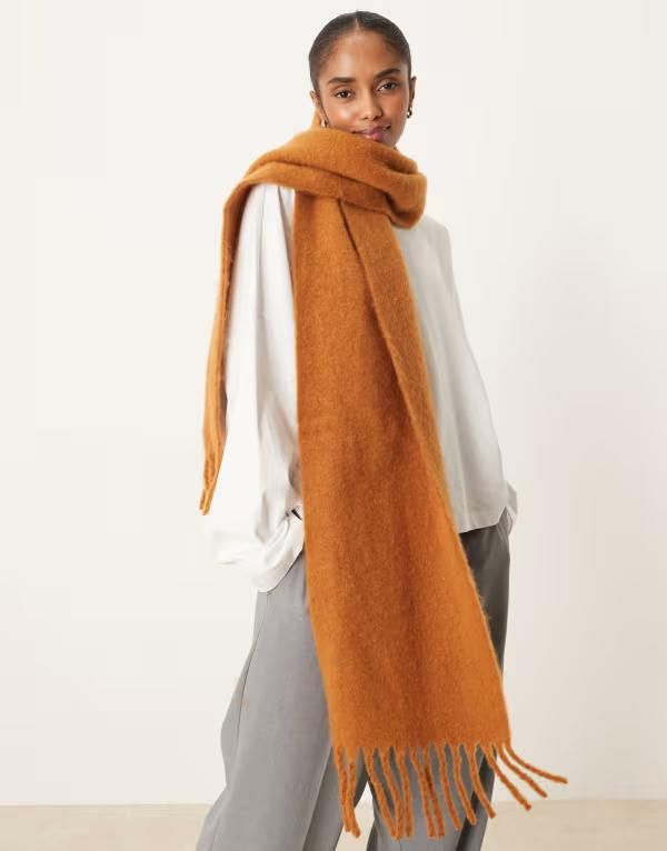 エイソス レディース アクセサリー マフラー・ストール・スカーフ ASOS DESIGN woven fluffy tassel scarf in tabacco Tabacco 6,731円