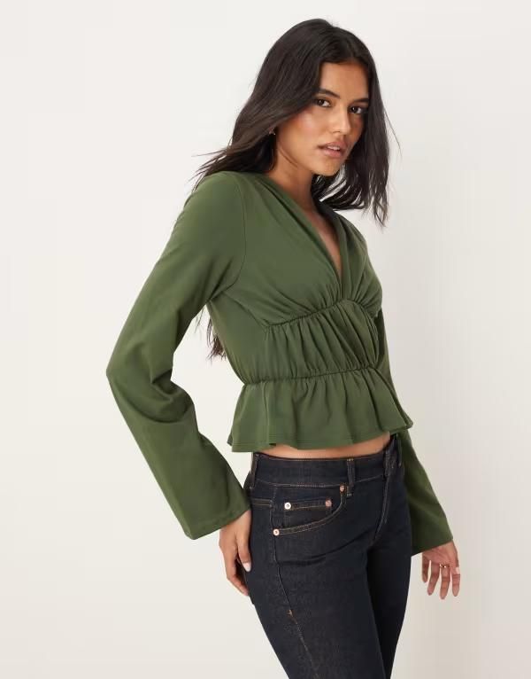 エイソス レディース トップス Tシャツ フリル ASOS DESIGN long sleeve tee with ruffle detail Khaki カーキ