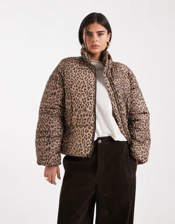 ヴェロモーダ レディース アウター ジャケット・ブルゾン プリント Vero Moda short puffer jacket in leopard print Silver Mink Leopard ミンク