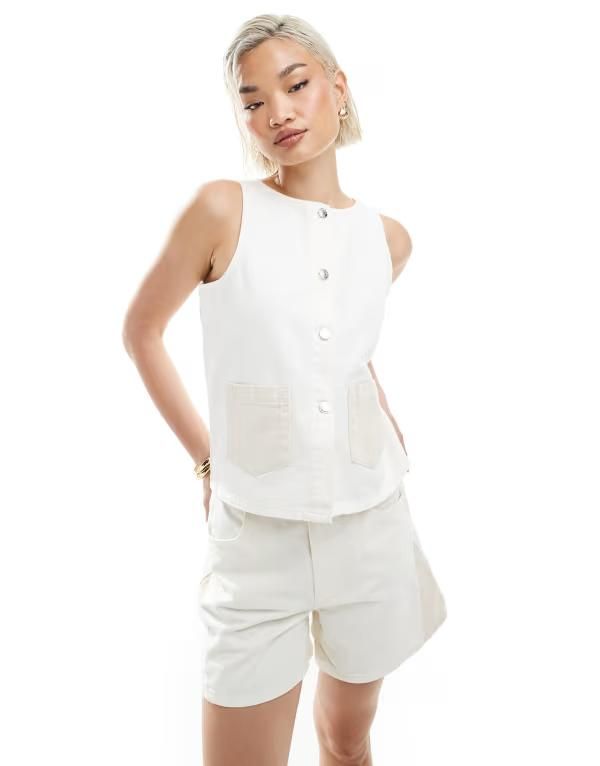 エイソス レディース トップス タンクトップ ボタンダウン コントラスト ダウン デニム ASOS DESIGN denim button down tank top with contrast pockets part of a set Beige ベージュ