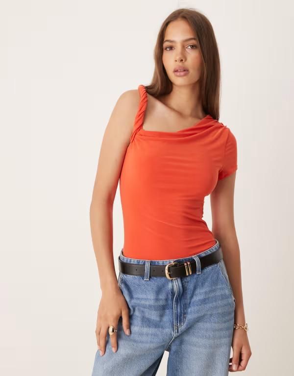 エイソス レディース トップス Tシャツ カットアウト ドレープ ボディースーツ ASOS DESIGN draped twist shoulder cut out short sleeve bodysuit in orangeオレンジ