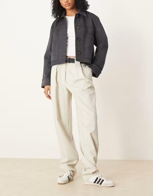 エイソス レディース ボトムス カジュアルパンツ パンツ トール ASOS DESIGN Tall tailored textured barrel leg pants with belt off white オフホワイト