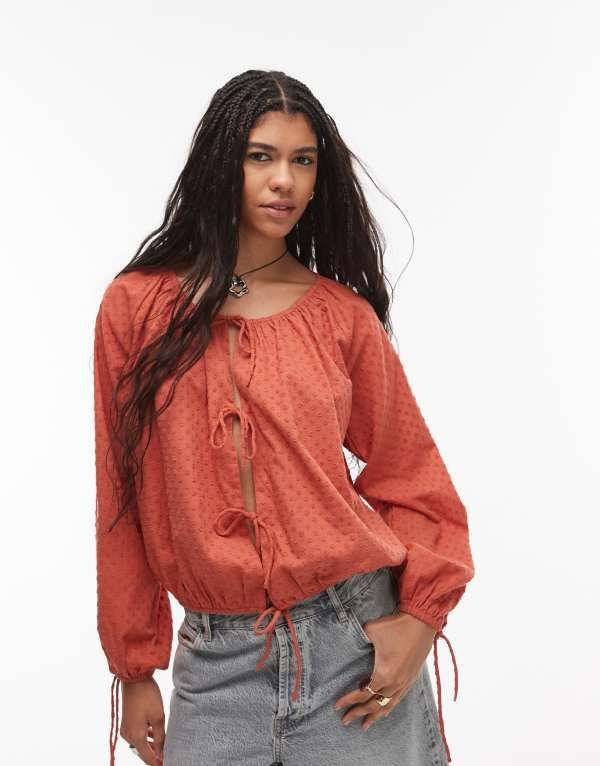 トップショップ レディース トップス Tシャツ ギャザー Topshop textured ruched neck tie front top in rustラスト