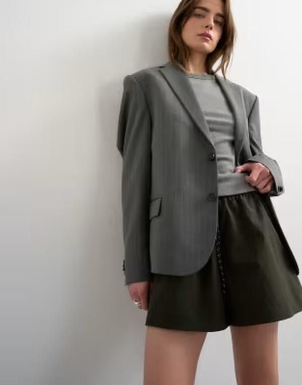 トップショップ レディース ボトムス ハーフパンツ・ショーツ ナイロン ショートパンツ Topshop nylon running shorts with inserties in dark green グリーン