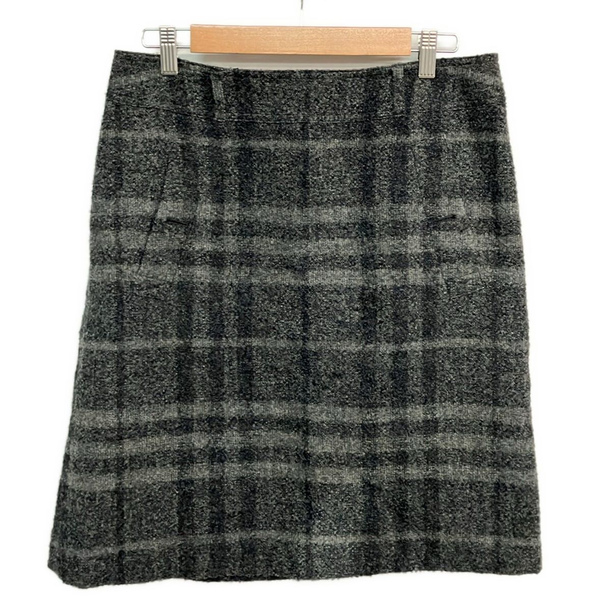 Burberry LONDON(バーバリーロンドン) スカート サイズ46 XL レディース美品 - グレー×ダークグレー ひざ丈/チェック柄