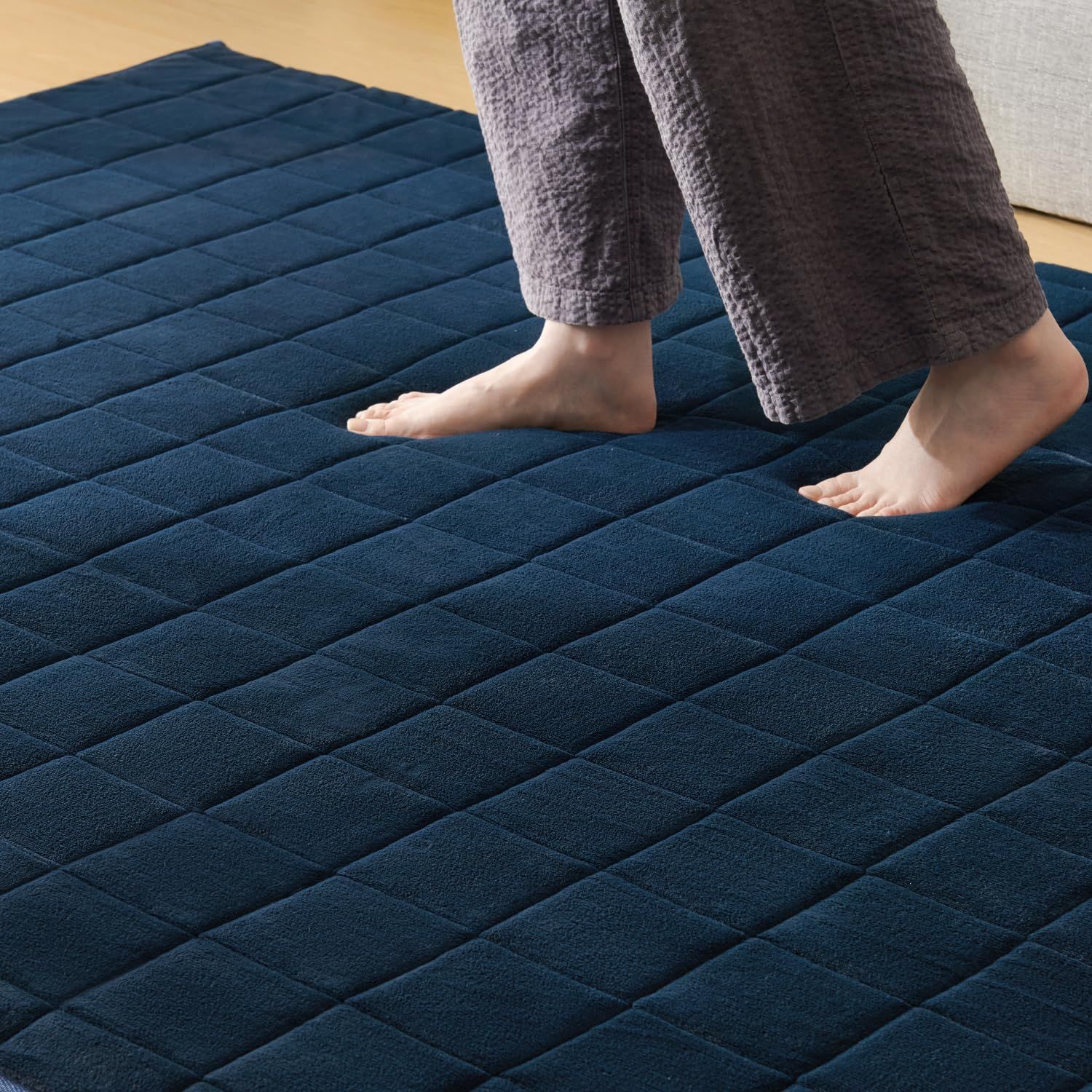 クモリ(Kumori) ラグ カーペット キルトラグ 200×250cm（約3畳） フランネル ラグマット 滑り止め付き 絨毯 ふわふわ肌触り もちもち 洗える オールシーズン 抗菌防臭 床暖房 ホットカーペット対応 無地 ネイビーｍａ b70b998e