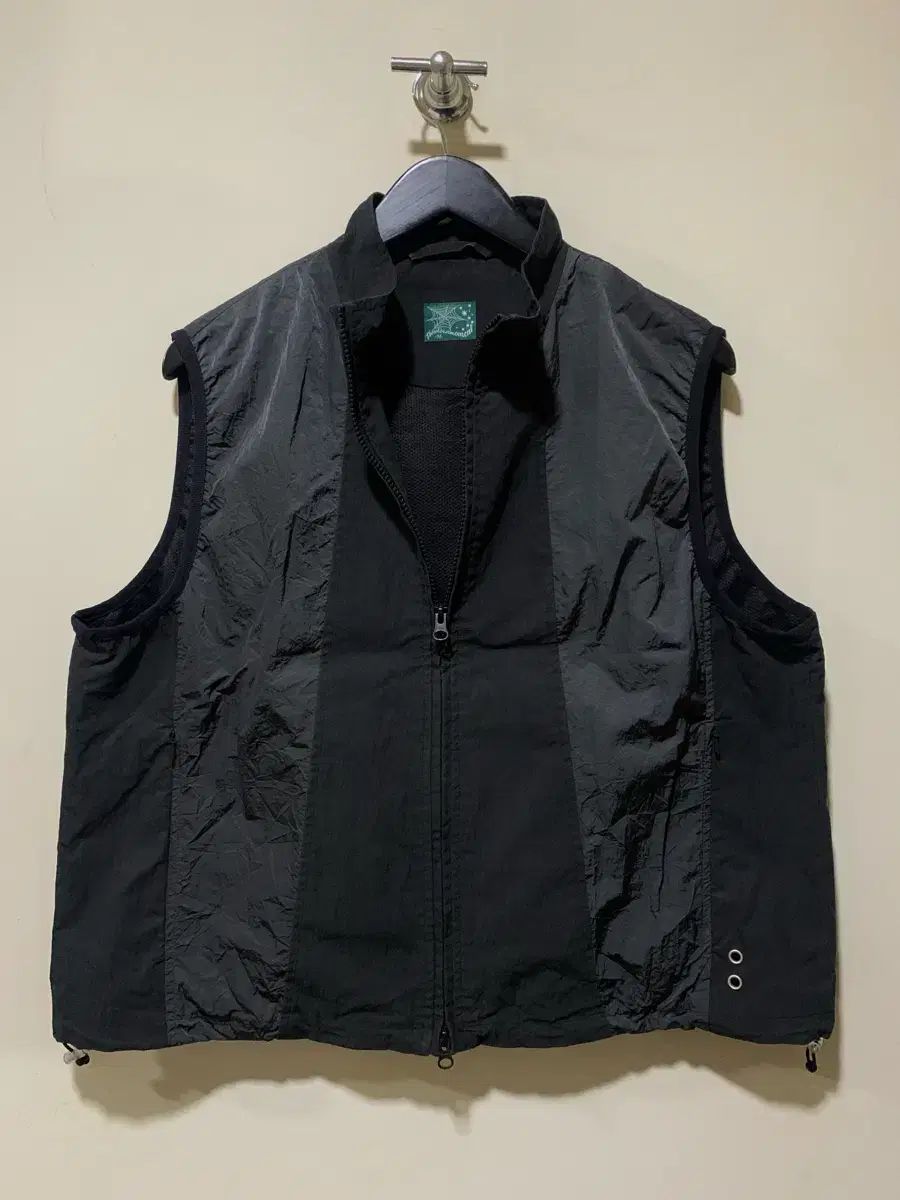 新商品 THECOLDESTMOMENT ベスト M ウィンドブレーカー ベスト