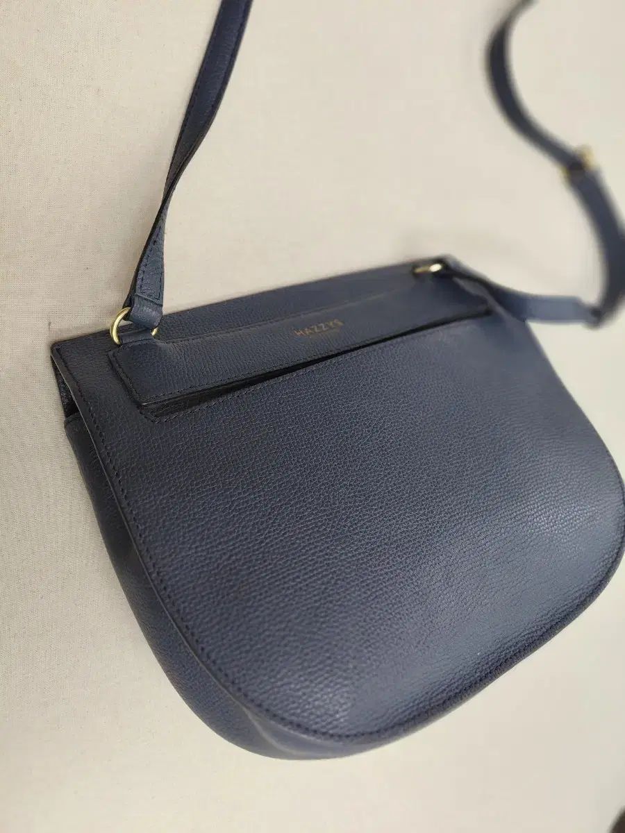 HAZZYS へジス クロスバック