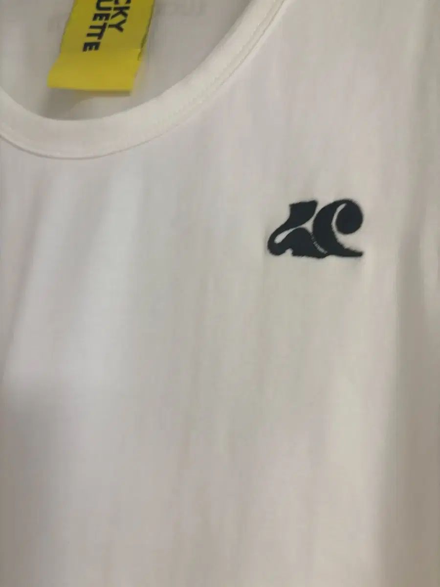 ラッキーシュエトゥ半袖UネックTシャツ 全国早期完売 完売 希少価値