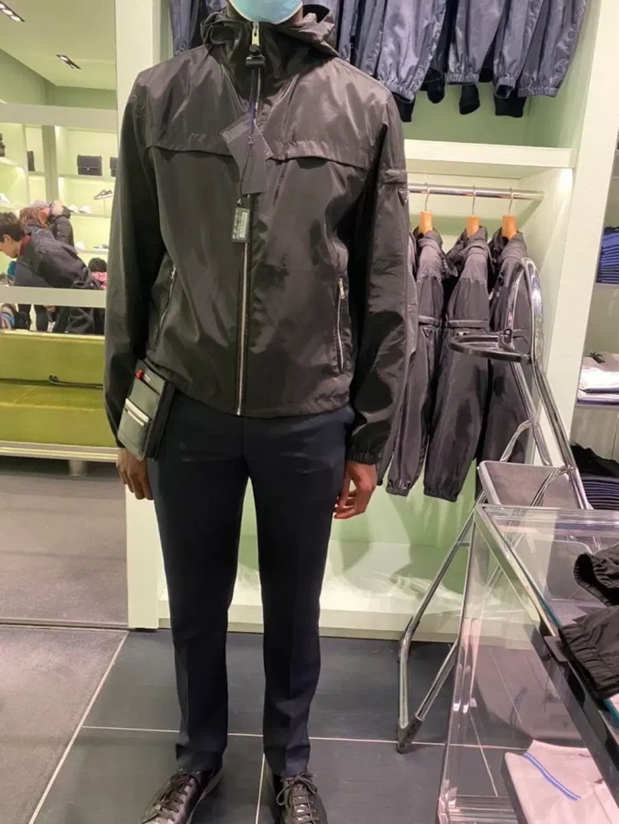PRADA メンズ ウィンドブレーカー sga466