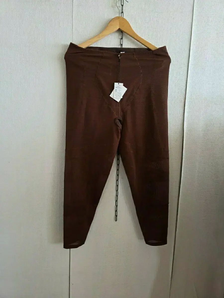 ミジェル ブラウン 修正 レギンス 新品 8万
