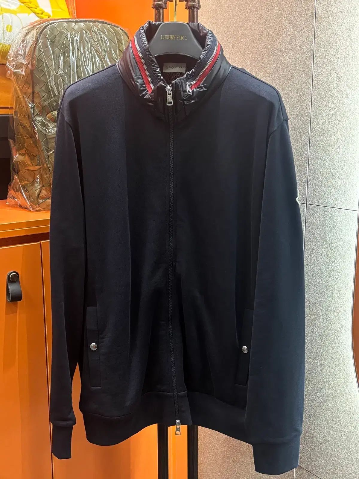 MONCLER モンクレール ネックPOINT ジップアップ ジャケット ネイビー XXL (110) 142,778円