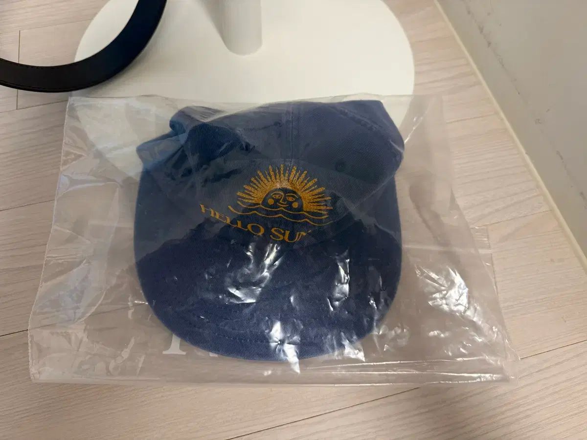 HELLO サンライズ 帽子 ブルー カラー 未使用 新品