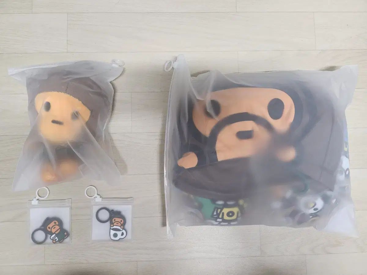 Starbucks スターバックス BAPE A BATHING APE アベイシングエイプ ベイビー(BAE・ジンソル) ポール(POLE) Foldable Bag バッグ ネックピロー キーチェーン Aタイプ Bタイプ