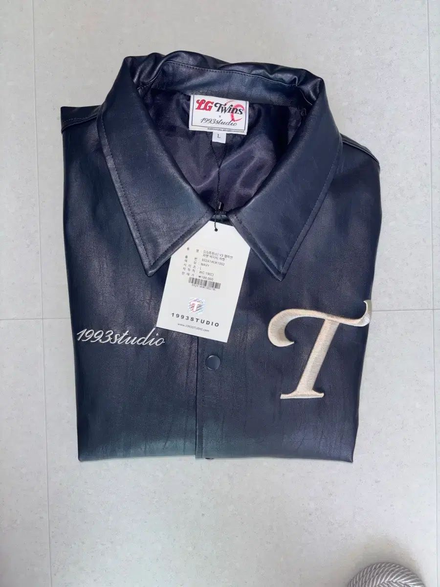 LGツインズ スタジャン 出品