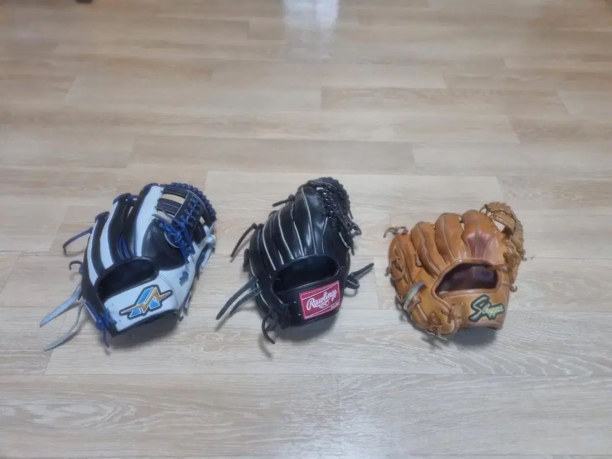 内野グローブ 2個 オールラウンドグローブ 1個 出品