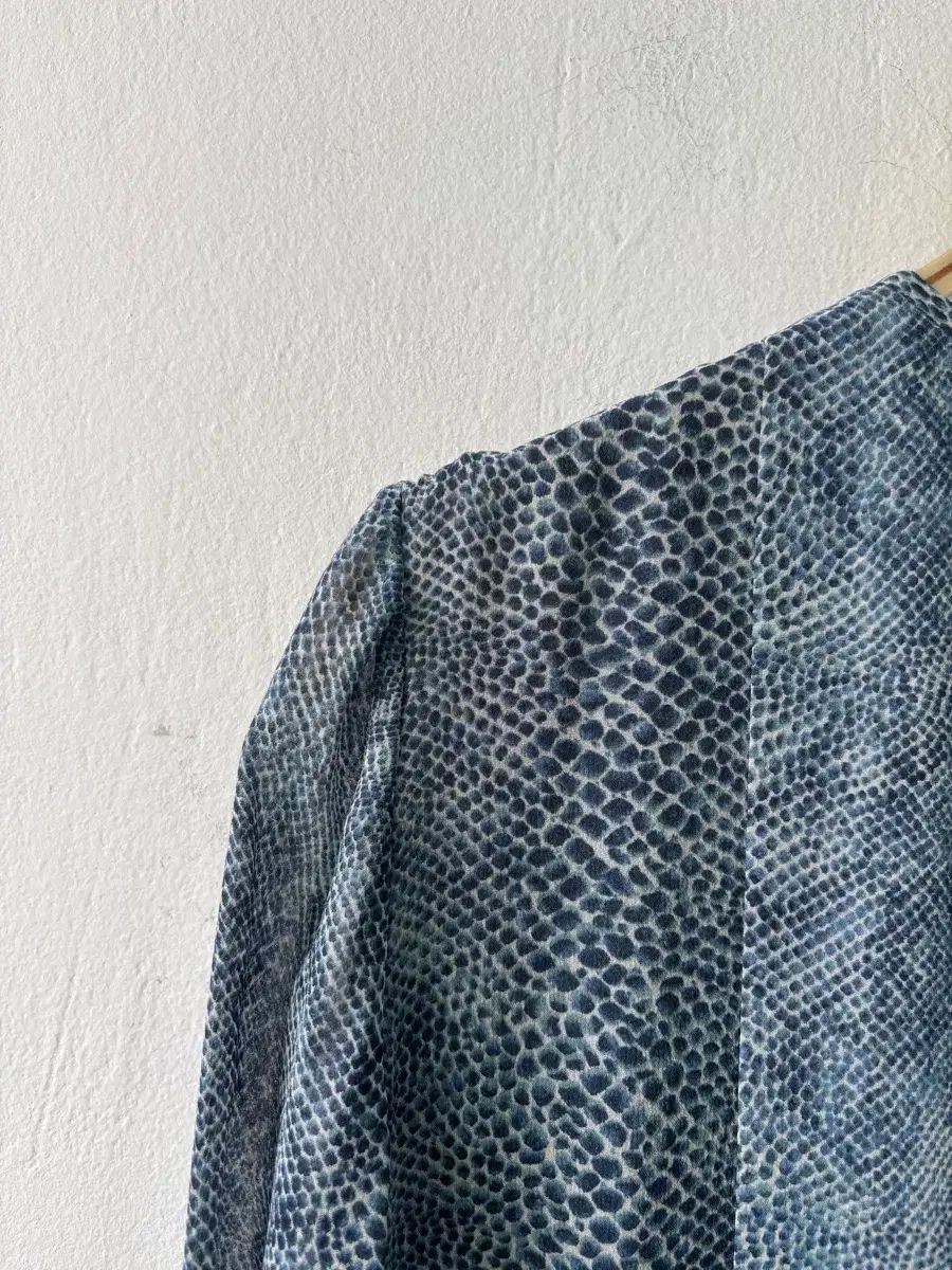 トリーバーチ シルク 100% ONE PIECE サイズ6 55-66