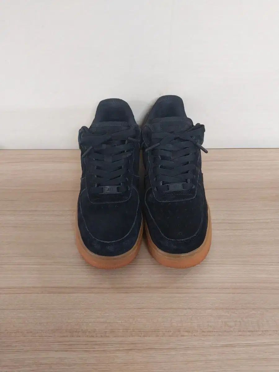 レディース NIKE エアフォース1 07 SE ブラック スニーカー (240)