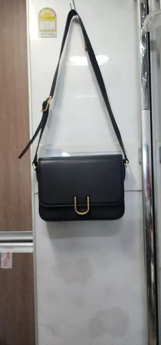 U.M. NEW YORK U ショルダーバッグ