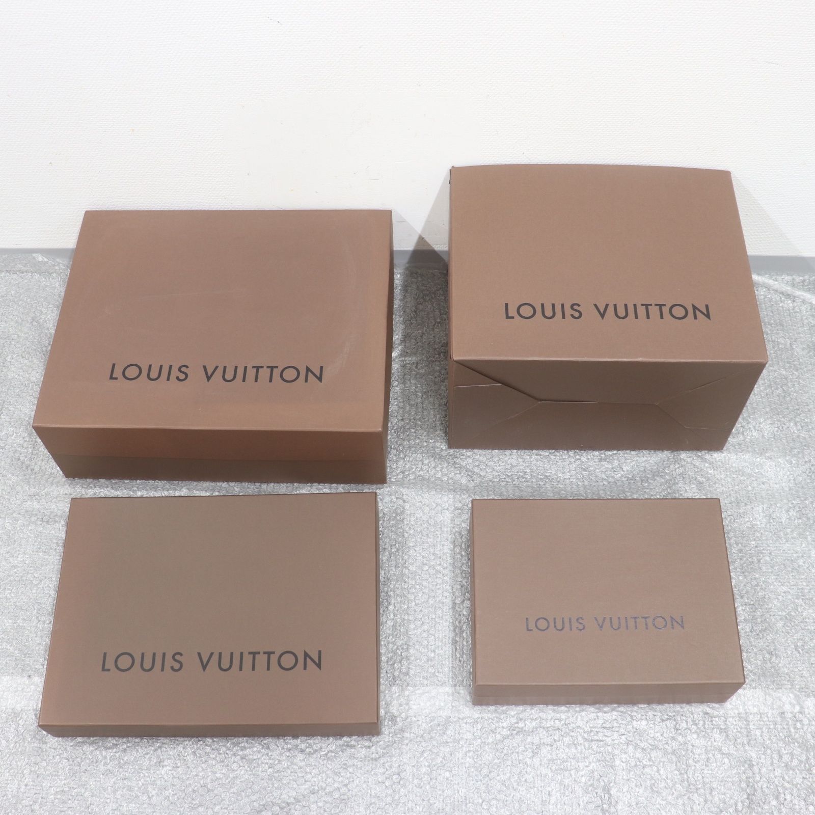ルイヴィトン　LV　Louis Vuitton Box 箱　紙袋　ショッパー ITLJ98SB5L4I LOUIS VUITTON ルイヴィトン BOX 空き箱 ショッパー 純正