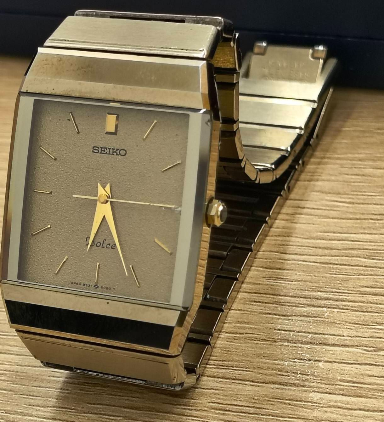 1970年代製 SEIKO セイコー Dolce ドルチェ 9531-5060 Seiko Dolce 9531-5060 Tank Tungsten Carbide Brown Sand Textured Dial