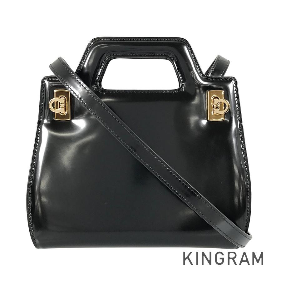 サルヴァトーレフェラガモ Salvatore Ferragamo ワンダ ミニ 213485 0760348 パテントレザー ハンドバッグ sst【中古】
