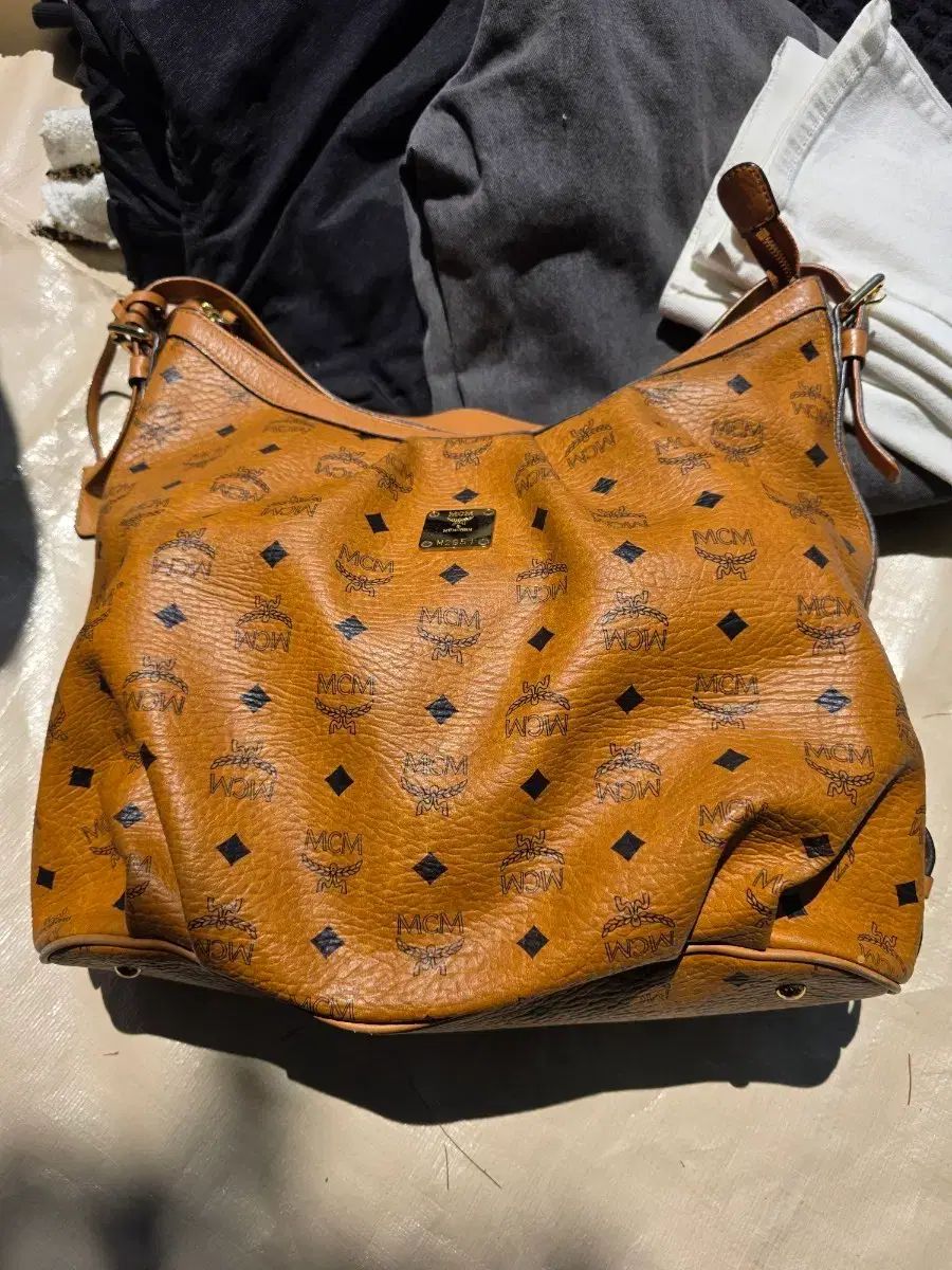 MCM ロゴ ショルダーバッグ ブラウン
