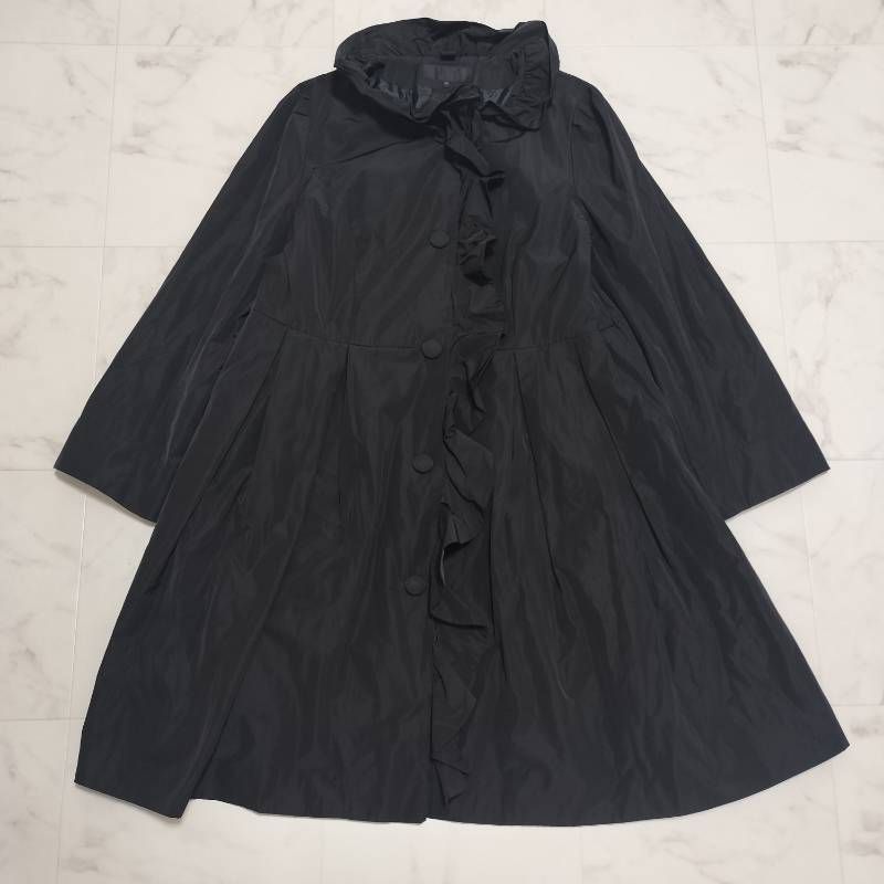 トゥービーシック　フリルデザイン　スプリングコート　黒　サイズ48　3XL　4XL　大きいサイズ