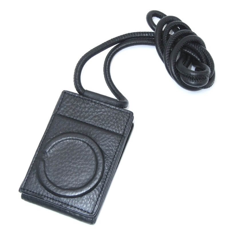 美品 objcts.io オブジェクツアイオー マルチウォレット O24A1100FRSSA10 レザーストラップ付 ブラック 黒 28012455