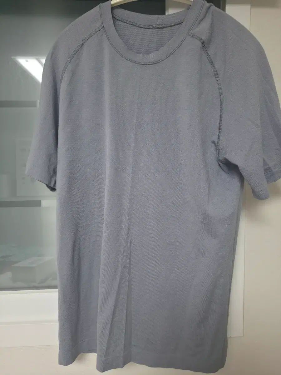 ルルレモン メタルベント メンズ Tシャツ 100