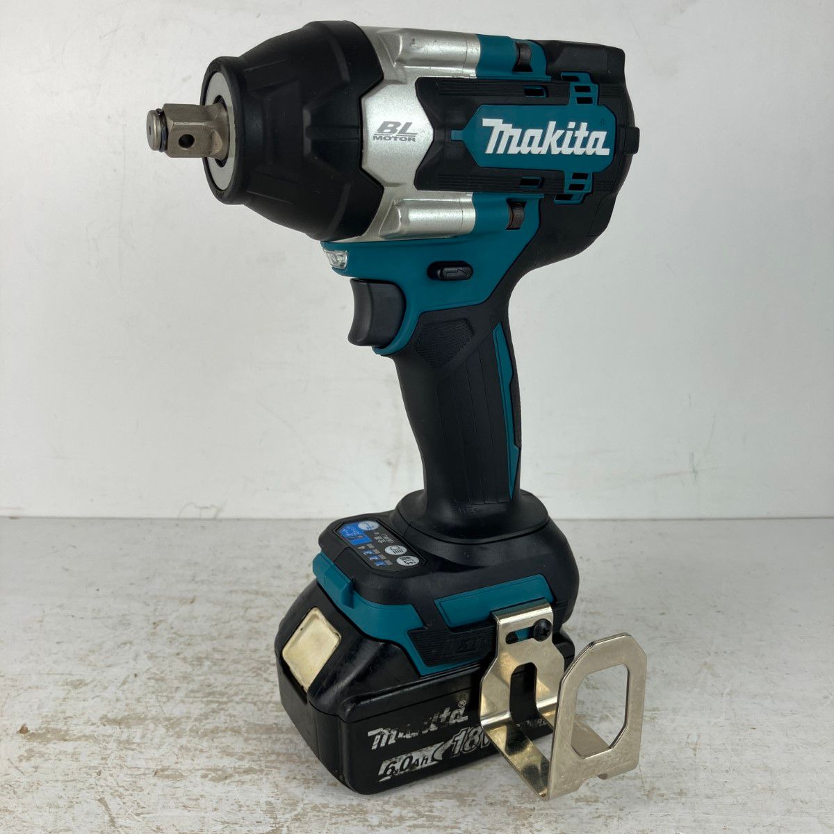 MAKITA マキタ 18v 12.7mm 充電式インパクトレンチ バッテリーx1付 ※充電器無し TW700D ブルー