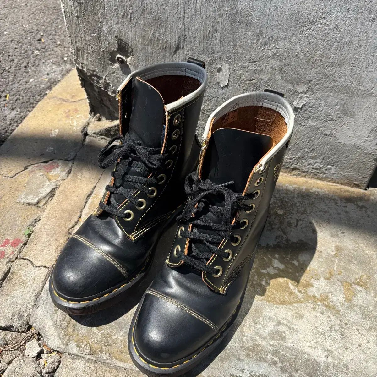 Dr. Martens Cappers 8ホール ブーツ DR. MARTENS ドクターマーチン CAPPERS 8ホール ブーツ - メルカリ