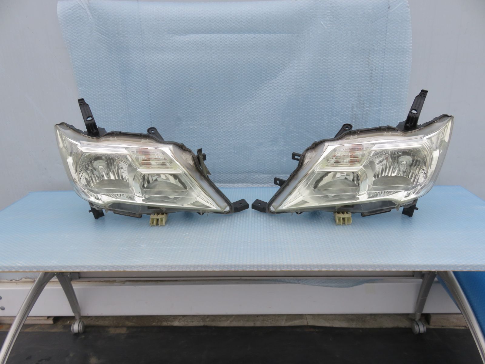 日産 セレナ C26 前期 純正 ヘッドライト 左右セット ハロゲン点灯確認済み ☆N-SFC6373/点灯OK 日産 セレナC26/ NC26/FC26 前期 純正 ハロゲン