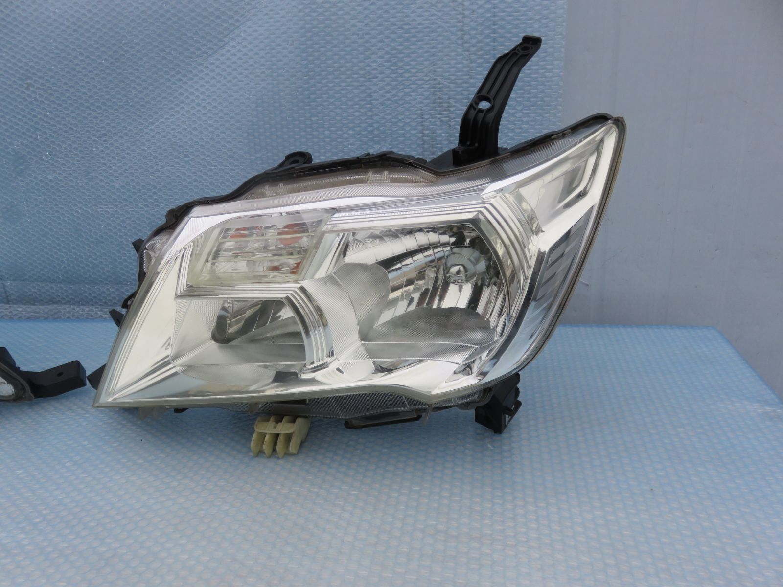 ☆N-SFC6373/点灯OK 日産 セレナC26/ NC26/FC26 前期 純正 ハロゲン