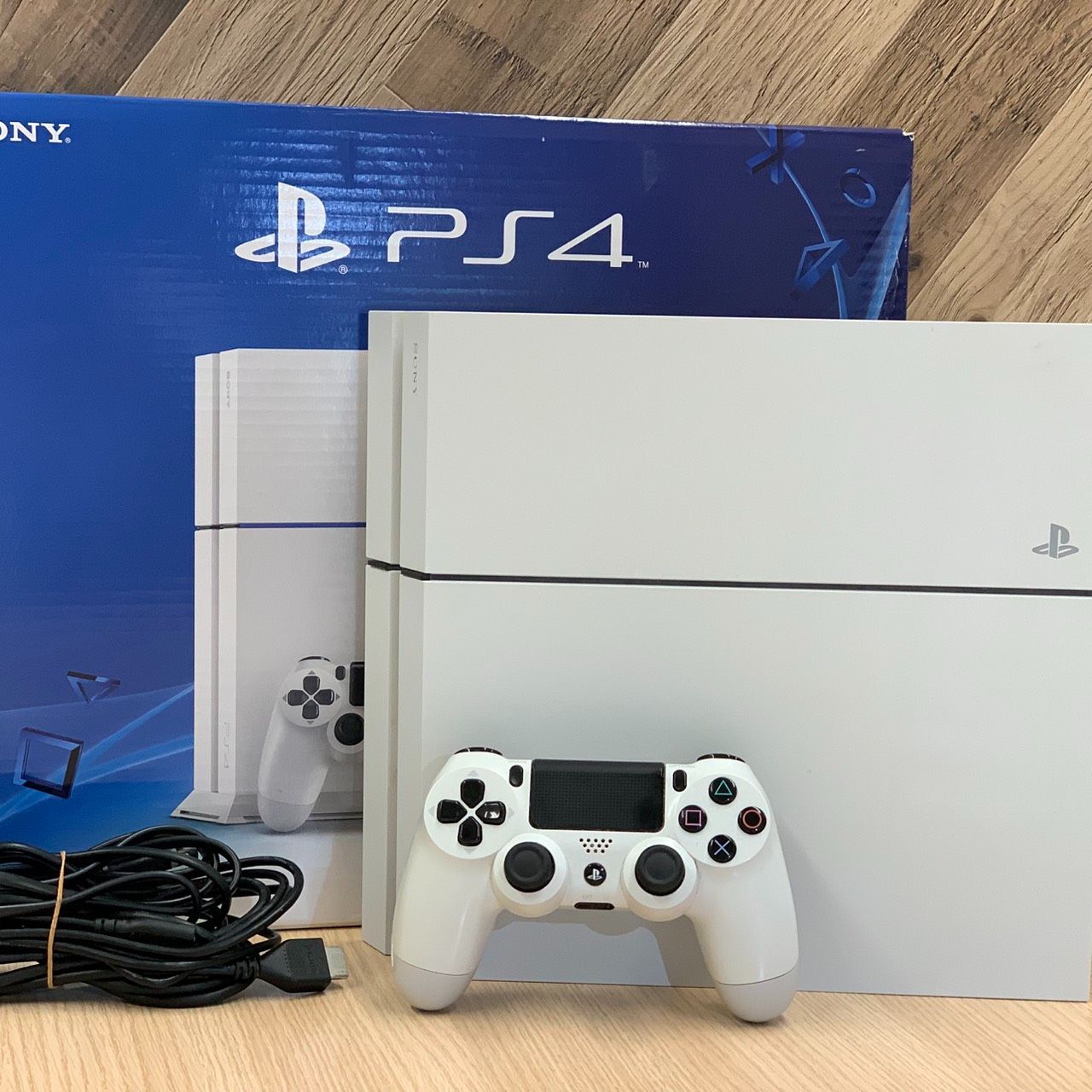 【彦】SONY ソニー PlayStation4 プレイステーション4 CUH-1200A B02 ホワイト 通電確認済み HDD換装品 DUALSHOCK4 箱あり 付属品完備 プレステ4 PS4 白【4601HK】E9