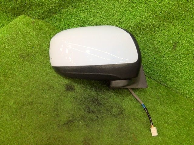 ピクシスエポック LA300A 右フロントドア B73 ピクシスエポック LA300A B73 サイド DBA-LA300A 右フェンダー