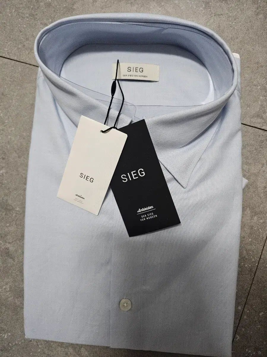 タグ新品 SIEG(ジーク) ライトブルー 長袖 シャツ 100サイズ