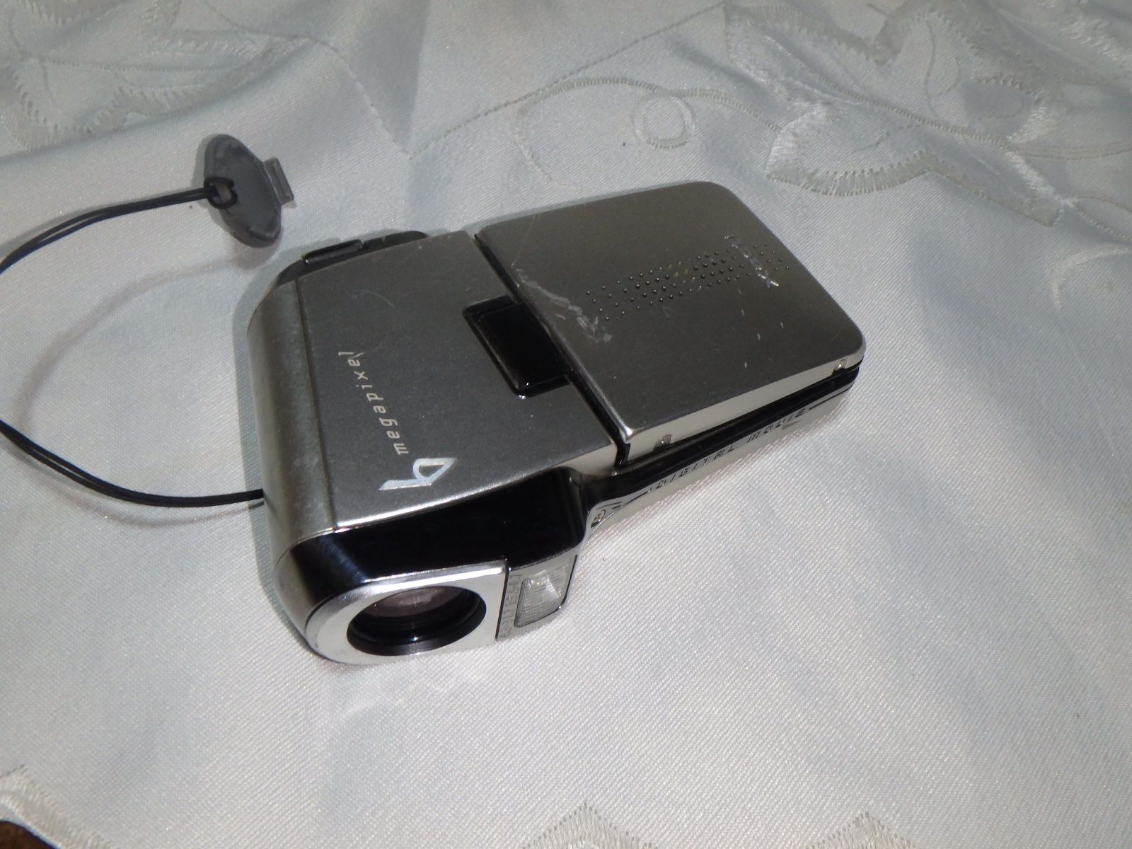【動作確認済み】SANYO Xacti DMX-C6 Amazon | SANYO デジタルムービーカメラ「Xacti」(オニキスブラック