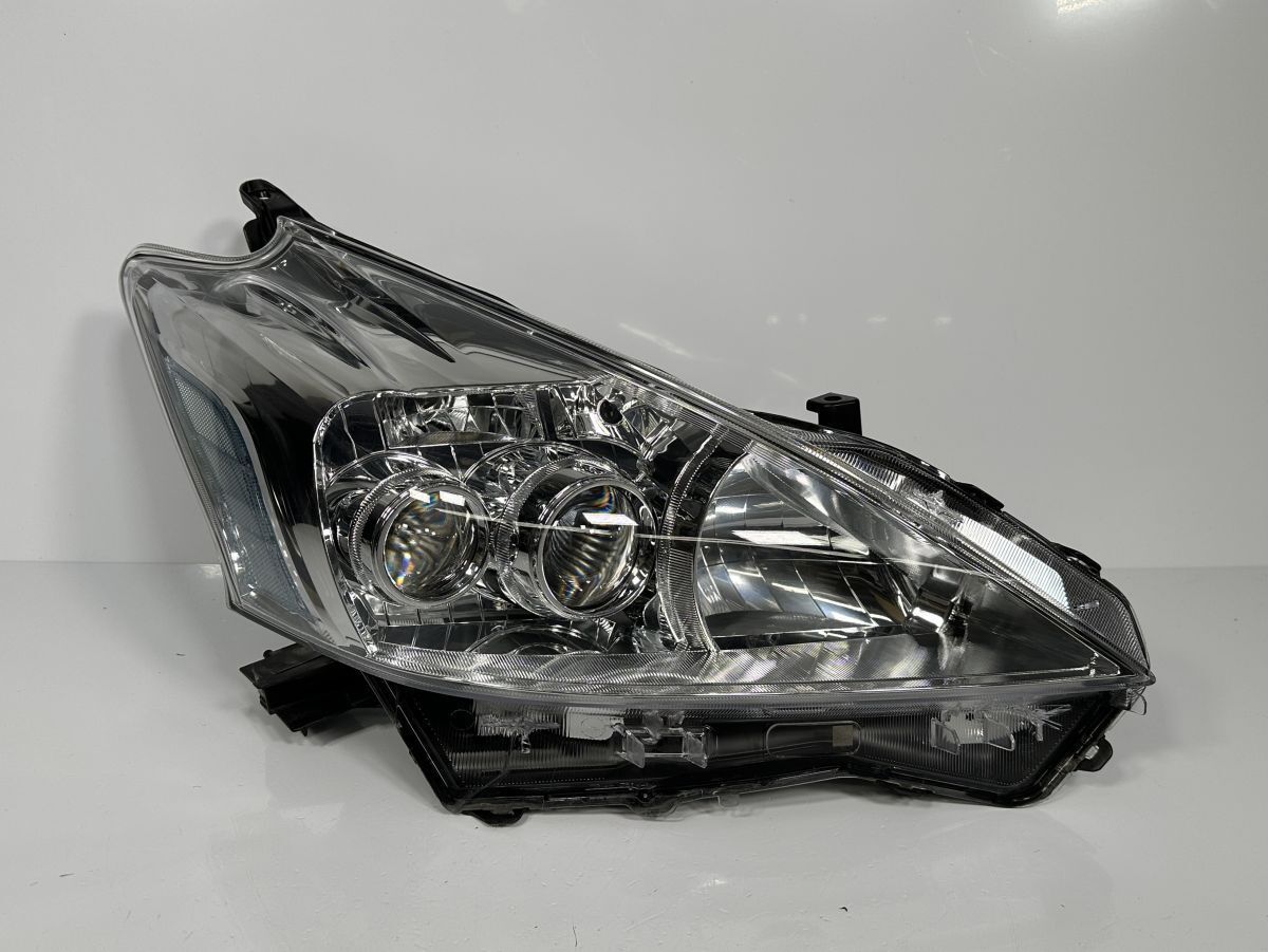 美品/破損キズなし プリウスα ZVW40W ZVW41W 前期 純正 右ヘッドライト 右ライト RH LED メッキ/ブルー 81145-47590 47-42 3 管理33774