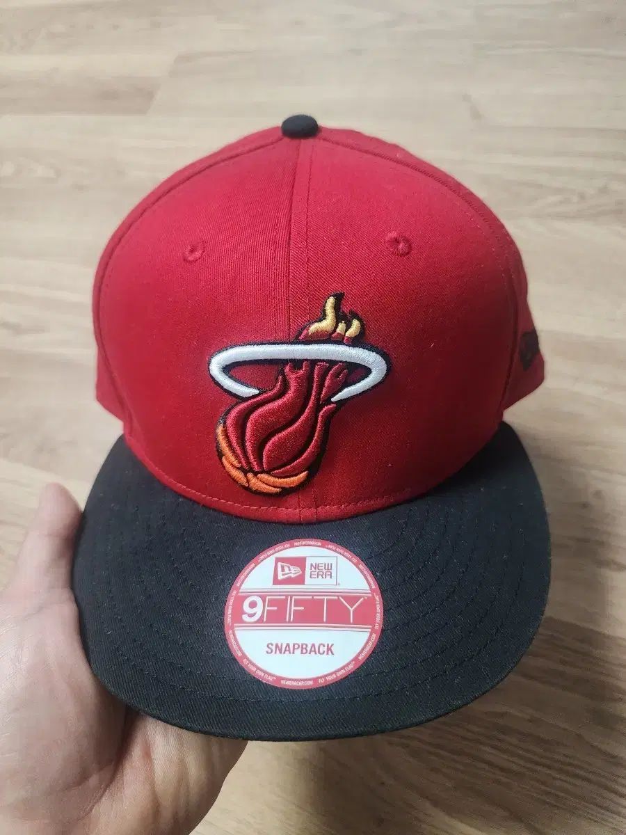 ニューエラ マイアミ・ヒート 9FIFTY スナップバック 帽子