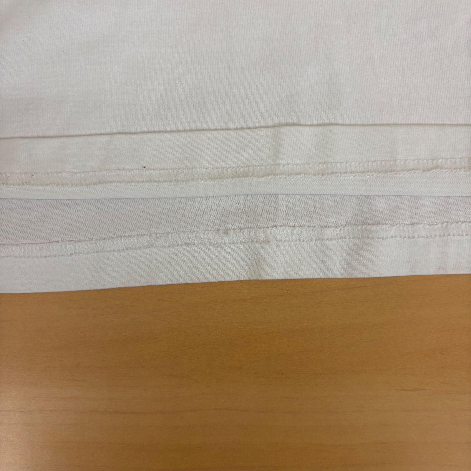 (b) ルイヴィトン LOUIS VUITTON モノグラム フラワー 近年モデル Tシャツ 半袖 マルチカラー メンズ レディース 白 ホワイト Mサイズ /10098