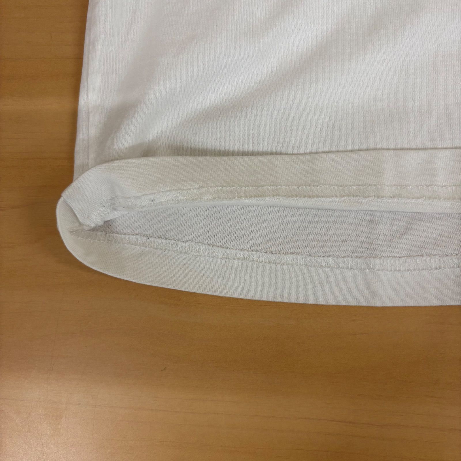 (b) ルイヴィトン LOUIS VUITTON モノグラム フラワー 近年モデル Tシャツ 半袖 マルチカラー メンズ レディース 白 ホワイト Mサイズ /10098