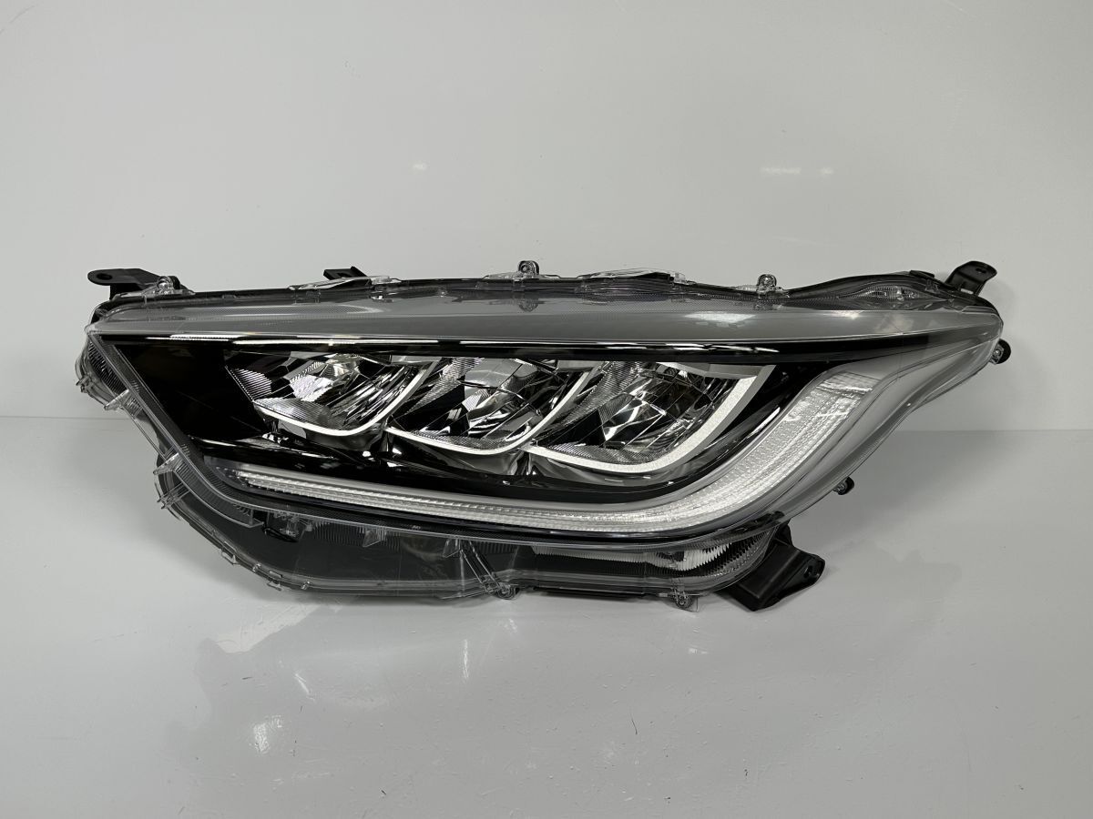 美品/破損キズなし ヤリス MXPA10 MXPH10 MXPA15 MXPH15 純正 左ヘッドライト 左ライト Assy LH LED 81150-K0030 K0-3 K2 管理34975 27,300円