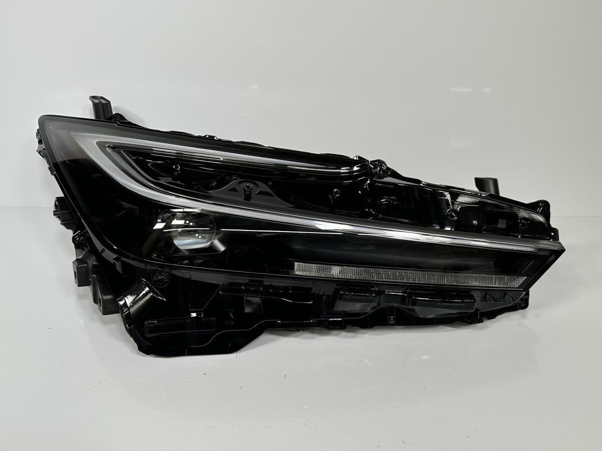 美品/破損キズなし プリウス Prius ZVW60 純正/genuine 右ヘッドライト ヘッドランプ 右ライト RH LED 81105-47A50 47-119 B 管理30889