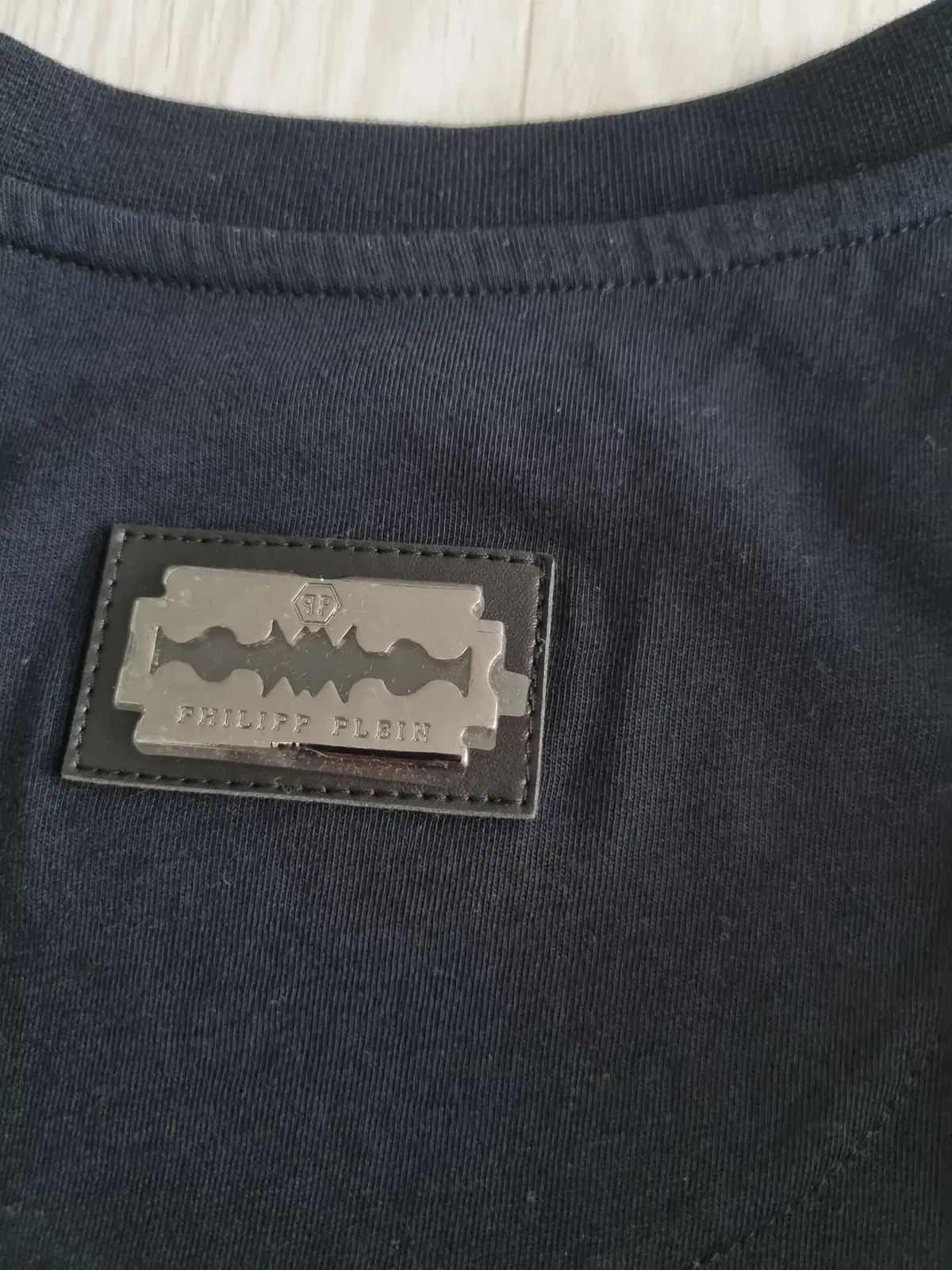 新品 PHILIPP PLEIN(フィリッププレイン) タイガー スカル 半袖 Tシャツ L 新品 PHILIPP PLEIN(フィリッププレイン) タイガー スカル 半袖 Tシャツ L