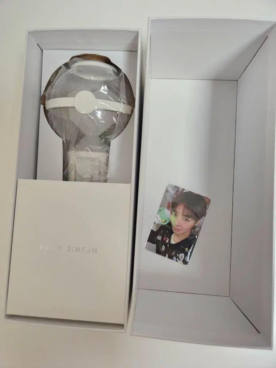 パク・ジフン(PARK JIHOON) 応援棒 ペンライト 新品 トレカ〇